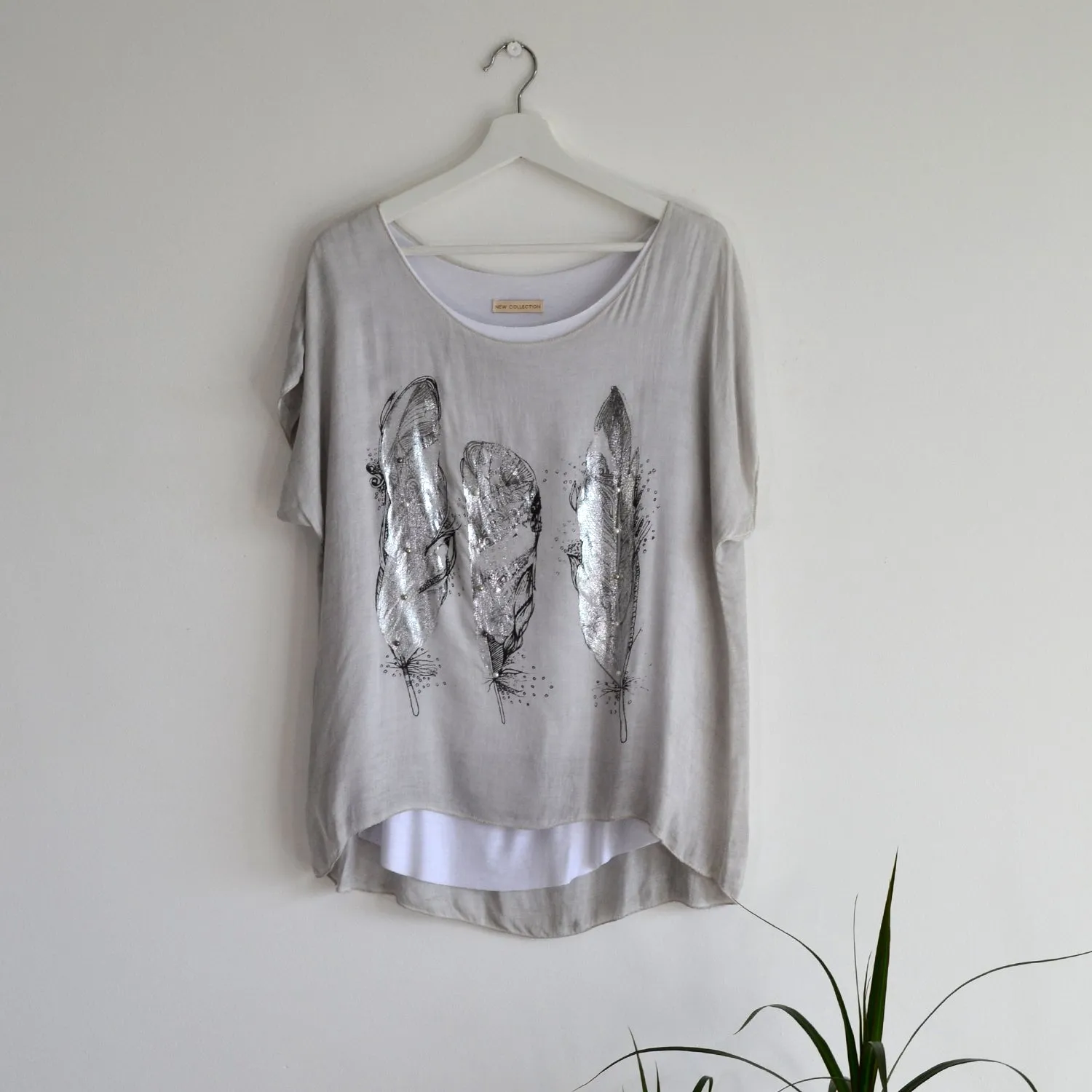 Double layer T-shirt with feather motif front